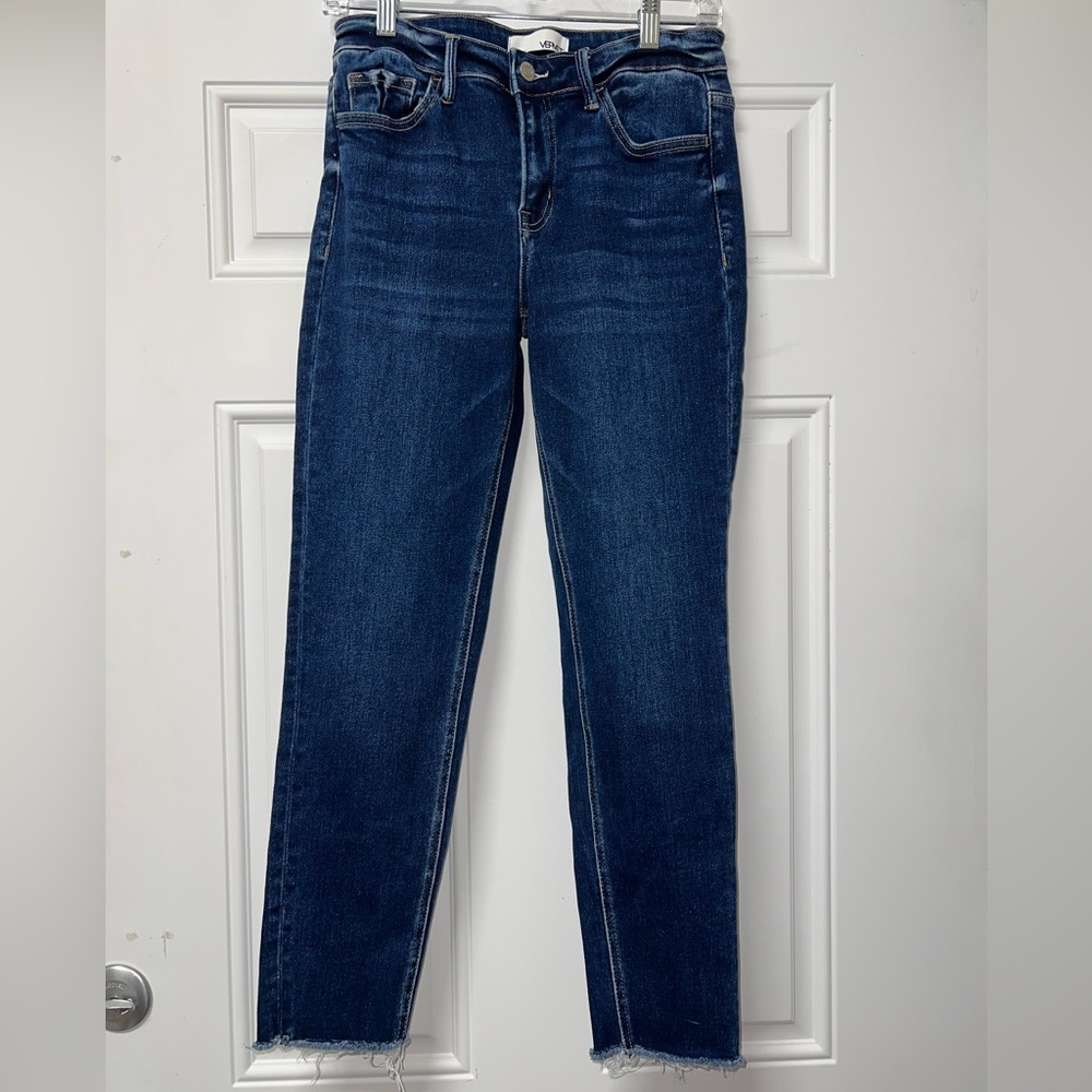 Vervet skinny, raw hem, non distressed jeans size 9/29